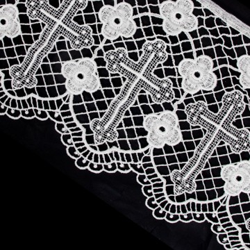 Bordo per Altare in Macramè