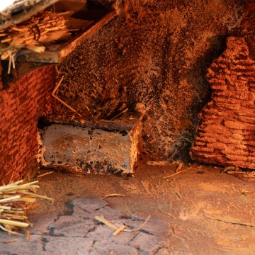 Capanna con Forno e Stalla