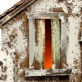 Casolare con Grotta e Luce