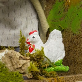 Donna e Galline in Movimento