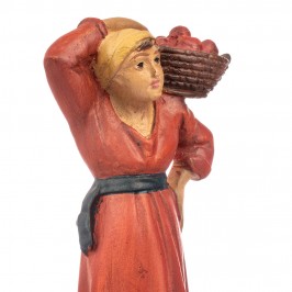 Contadina con Cesto in Gesso