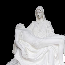 Statua della Pietà in...